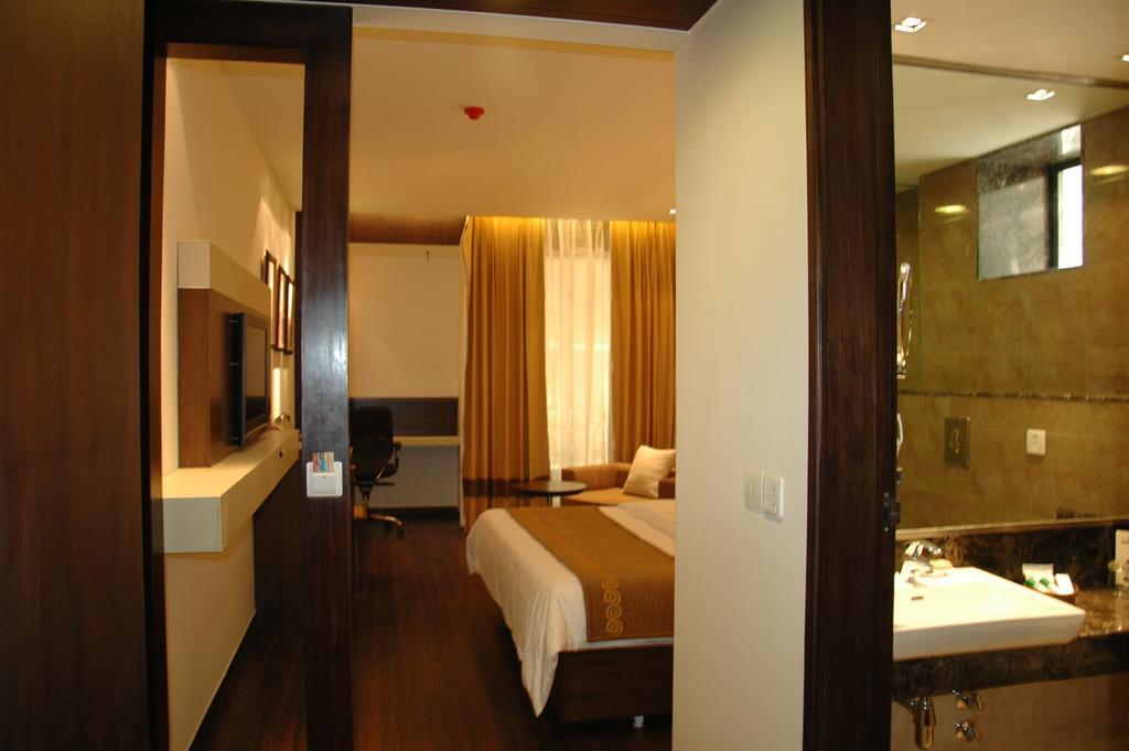Shervani Nehru Place New Delhi Exterior photo